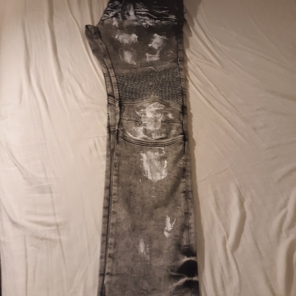 Size 32 but fits more like size 34 Rockstar Jeans - Picture 4 of 4